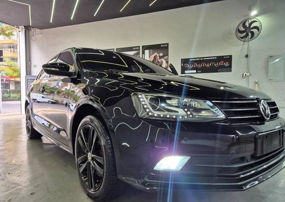 VOLKSWAGEN JETTA 2.0 TSI HIGHLINE 211CV GASOLINA 4P TIPTRONIC VOLKSWAGEN JETTA 2.0 TSI HIGHLINE 211CV GASOLINA 4P TIPTRONIC